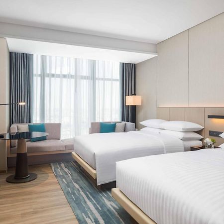 Courtyard By Marriott Shenzhen Bao'An Hotel Exterior foto